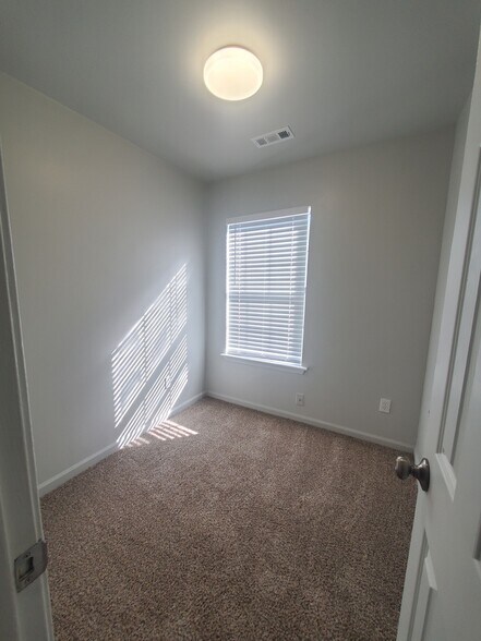 More Photos Of 700 Kecoughtan Rd, Hampton Apartments For Sale