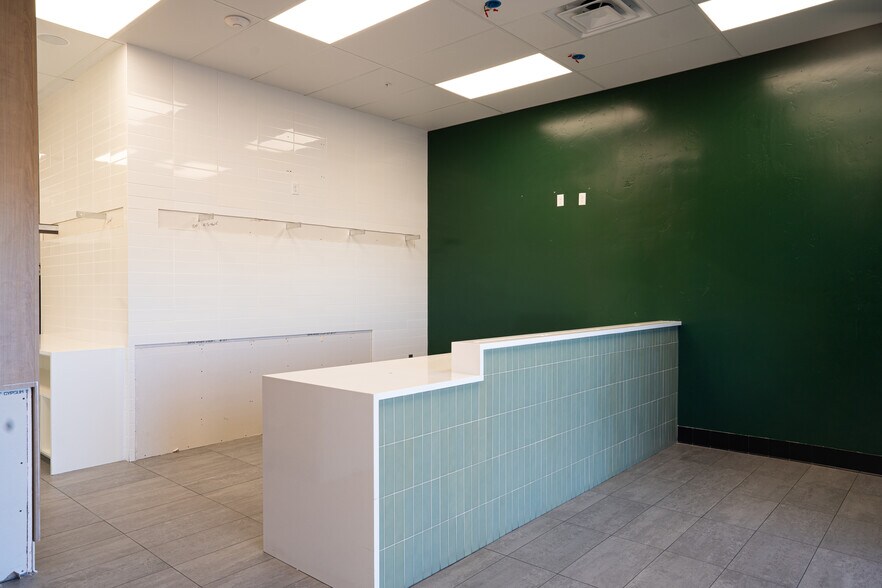 More Photos Of 2720 E Red Cliffs Dr, Saint George Unknown For Lease