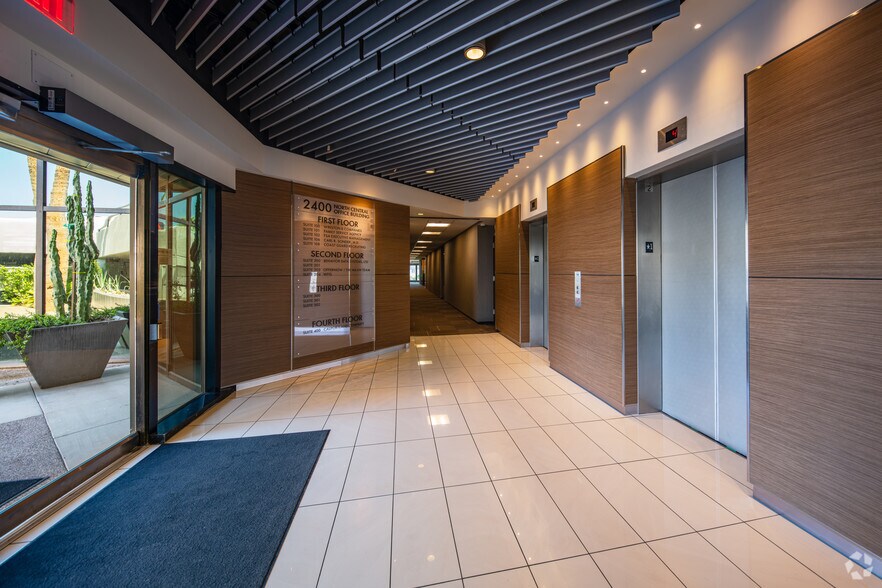 More Photos Of 2400 N Central Ave, Phoenix Office For Lease