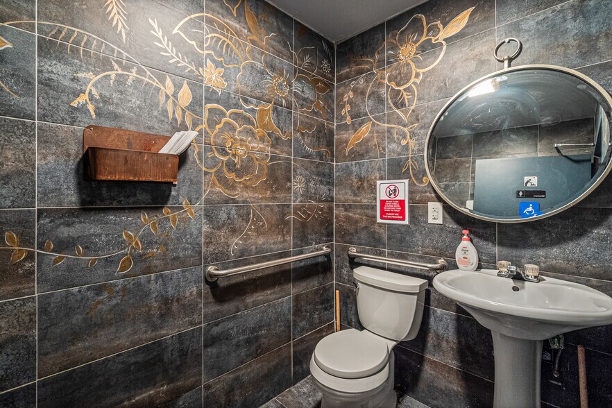 More Photos Of 85 2nd Ave, New York Multifamily For Sale