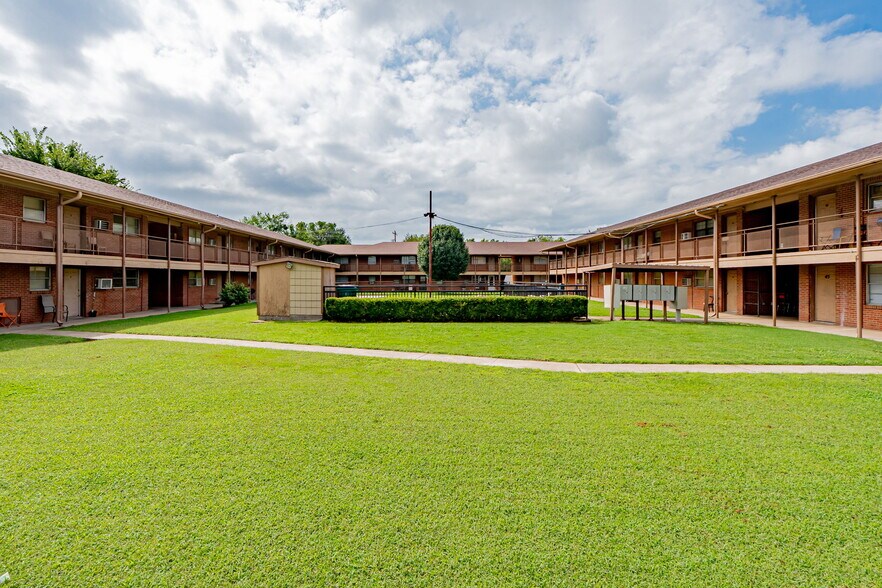 More Photos Of 3136 SW 59th St, Oklahoma City Apartments For Sale