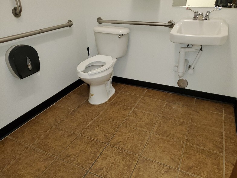 More Photos Of 2437-2443 S Prairie Ave, Pueblo Office For Sale