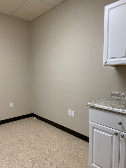 More Photos Of 595 N Courtenay Pky, Merritt Island Medical For Lease