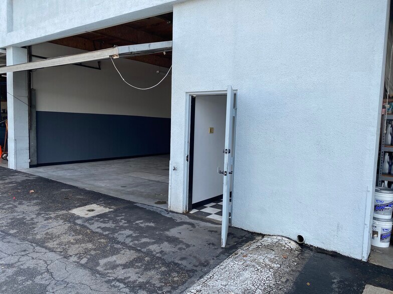 More Photos Of 3209 E Thousand Oaks Blvd, Thousand Oaks Unknown For Lease