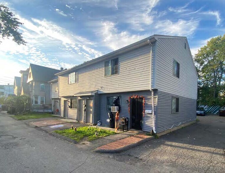 Primary Photo Of 5 Warner St Ext, Hartford Apartments For Sale