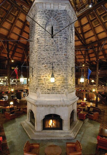 More Photos Of 392 Rue Notre-Dame, Montebello Hotel For Sale