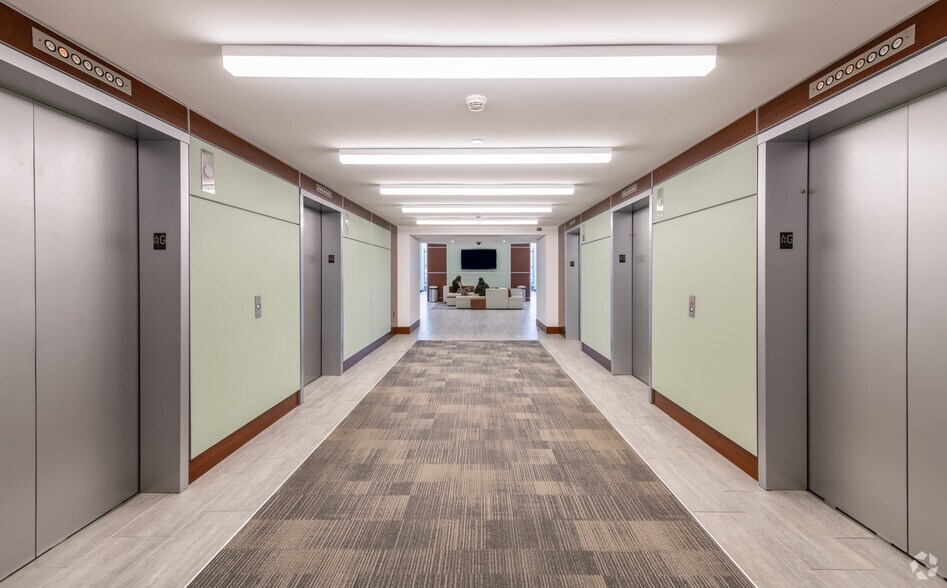 More Photos Of 1 Cabot Rd, Medford Office For Lease