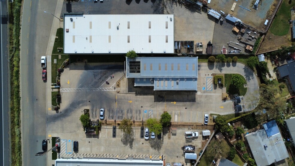 More Photos Of 604 Fairway Dr, Galt Carwash For Sale