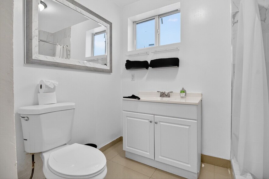 More Photos Of 1680 NW 22nd Ct, Miami Multifamily For Sale