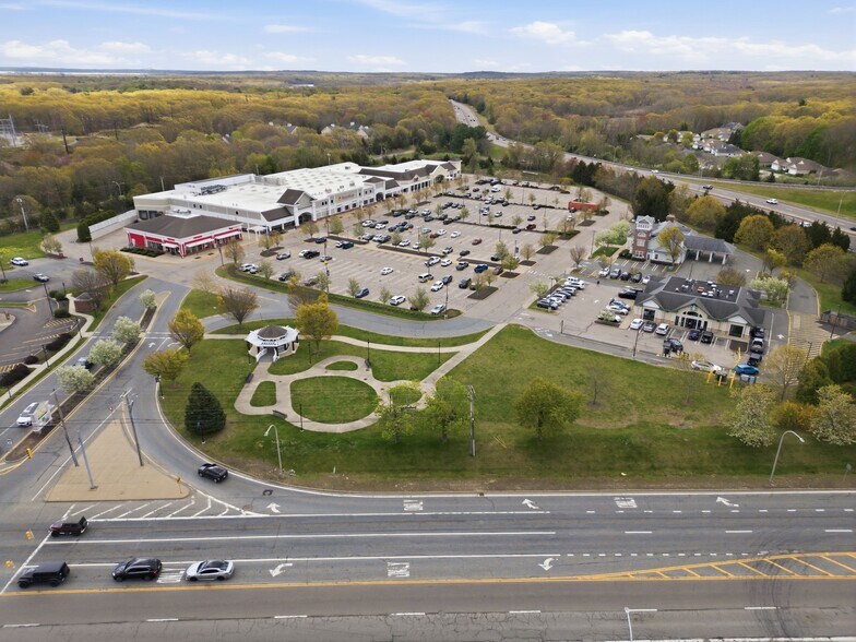 More Photos Of 1300-1340 Ten Rod Rd, North Kingstown Storefront For Lease