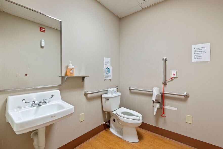More Photos Of 1922 K M Wicker Memorial Dr, Sanford Medical For Lease