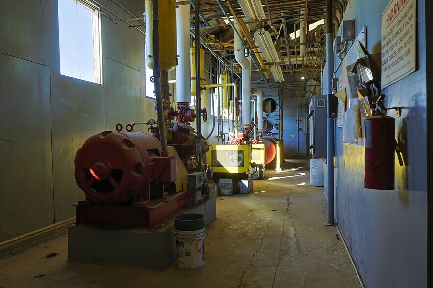 More Photos Of 301 G St, Exeter Landfill For Sale
