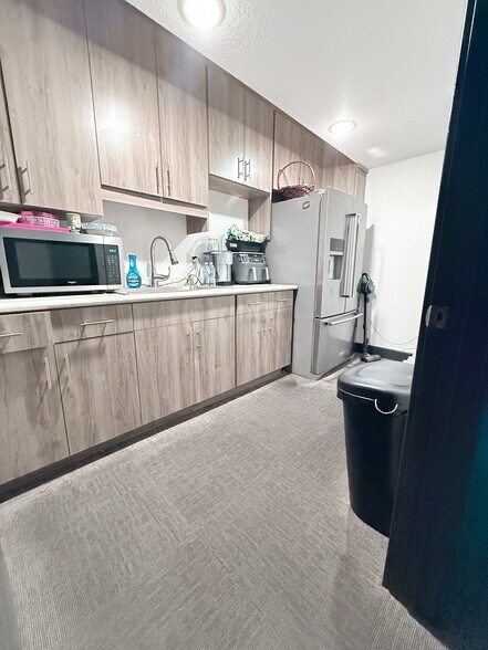 More Photos Of 4685 S Highland Dr, Holladay Office For Lease