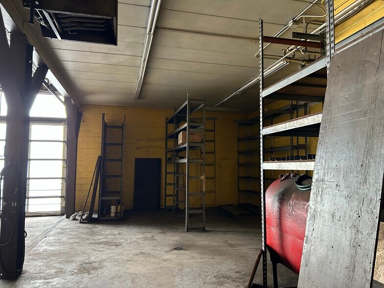 More Photos Of 7247-7249 Indianapolis Blvd, Hammond Auto Repair For Sale