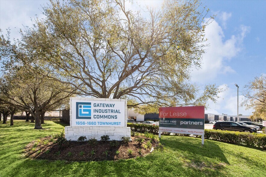 More Photos Of 1656-1660 Townhurst Dr, Houston Warehouse For Lease