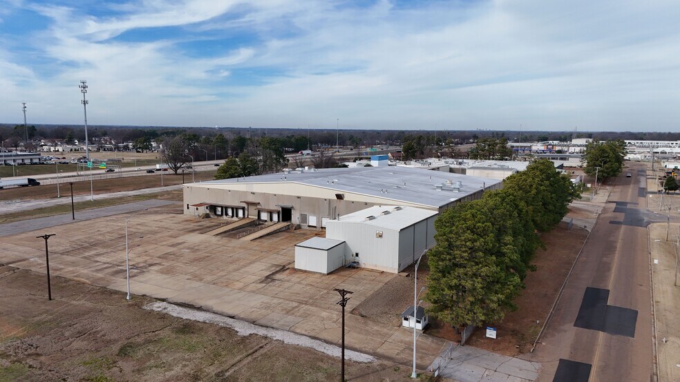 Primary Photo Of 8735 Hamilton Rd, Southaven Manufacturing For Lease