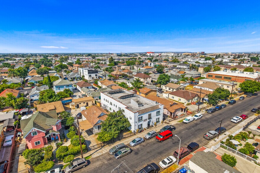 More Photos Of 440 E 27th St, Los Angeles Apartments For Sale
