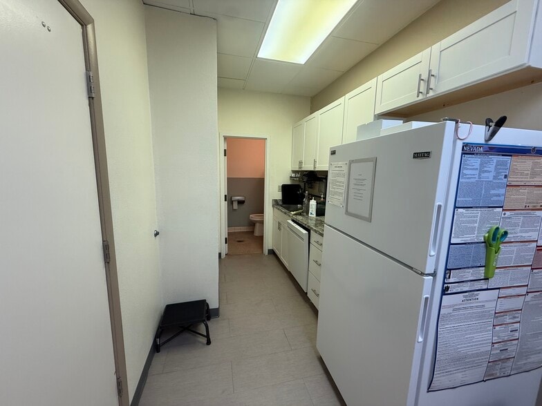 More Photos Of 3220 W Charleston Blvd, Las Vegas Medical For Lease