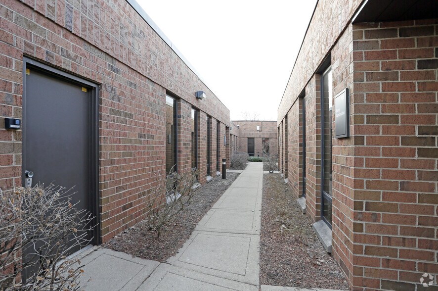 More Photos Of 205 W Grand Ave, Bensenville Office For Lease