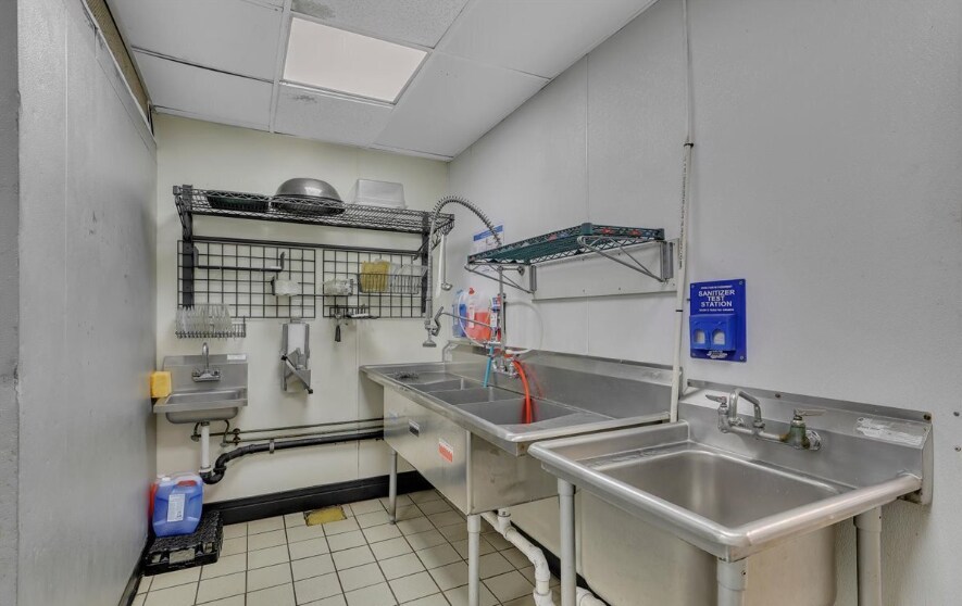 More Photos Of 942 Washington St, Middletown Fast Food For Sale