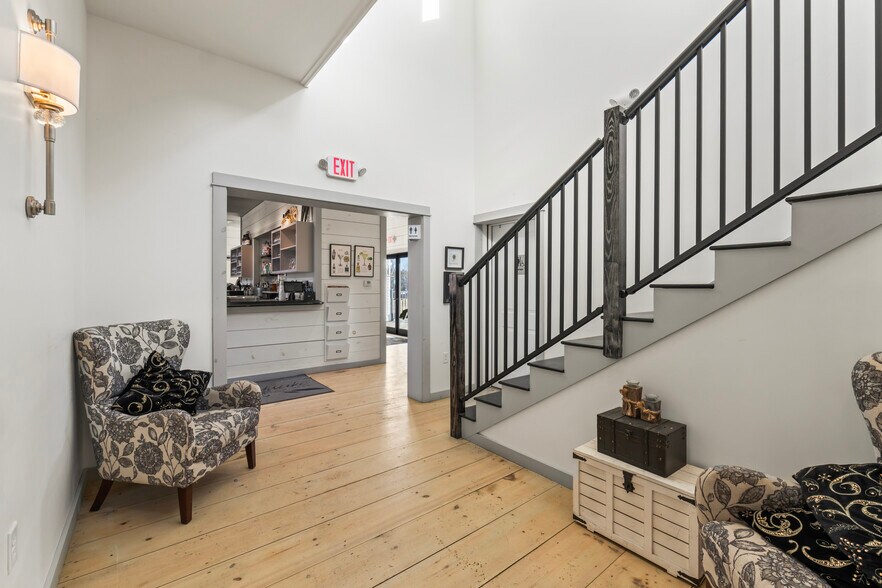 More Photos Of 10 Leeds Junction Rd, Leeds Winery Vineyard For Sale