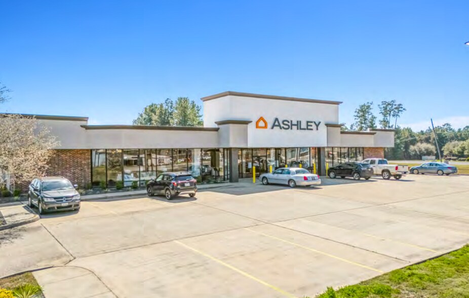 More Photos Of 425 W Gibson St, Jasper Freestanding For Sale