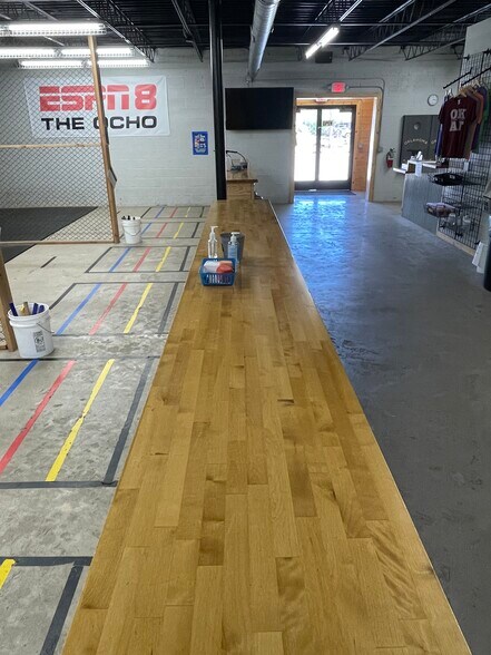 More Photos Of 938 N Flood Ave, Norman General Retail For Sale