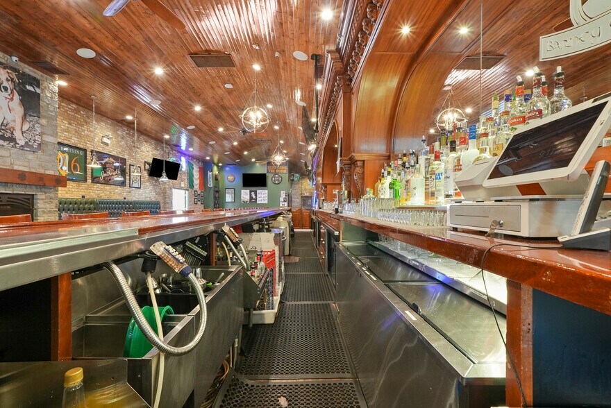 More Photos Of 10618 S Western Ave, Chicago Bar For Sale