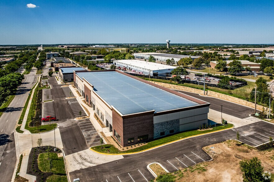 More Photos Of 15200 College Blvd, Lenexa Industrial For Sale