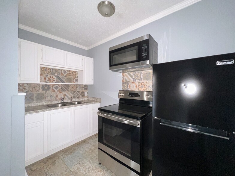 More Photos Of 1468 N Claiborne Ave, New Orleans Office Residential For Sale