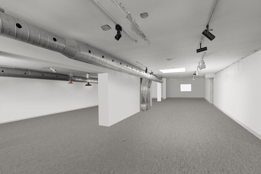 More Photos Of 1092 Eglinton Av W, Toronto Storefront For Sale