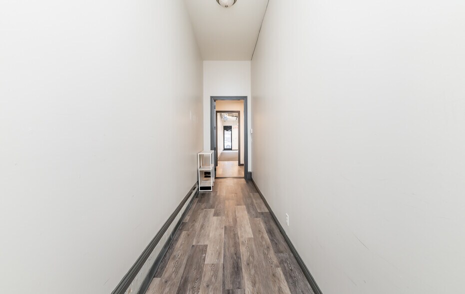 More Photos Of 10612-10614 Meeting St, Prospect Storefront Retail Office For Lease