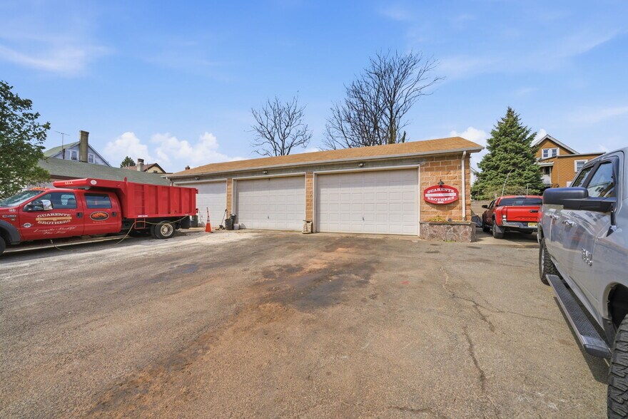 More Photos Of 437-438 Burnside St, Orange Warehouse For Sale