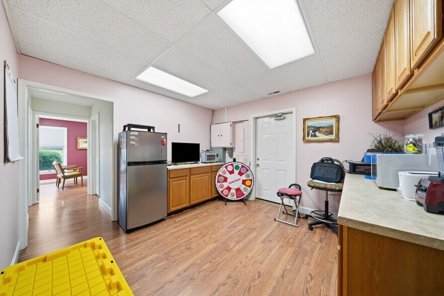 More Photos Of 23 E Frederick St, Walkersville Office For Sale