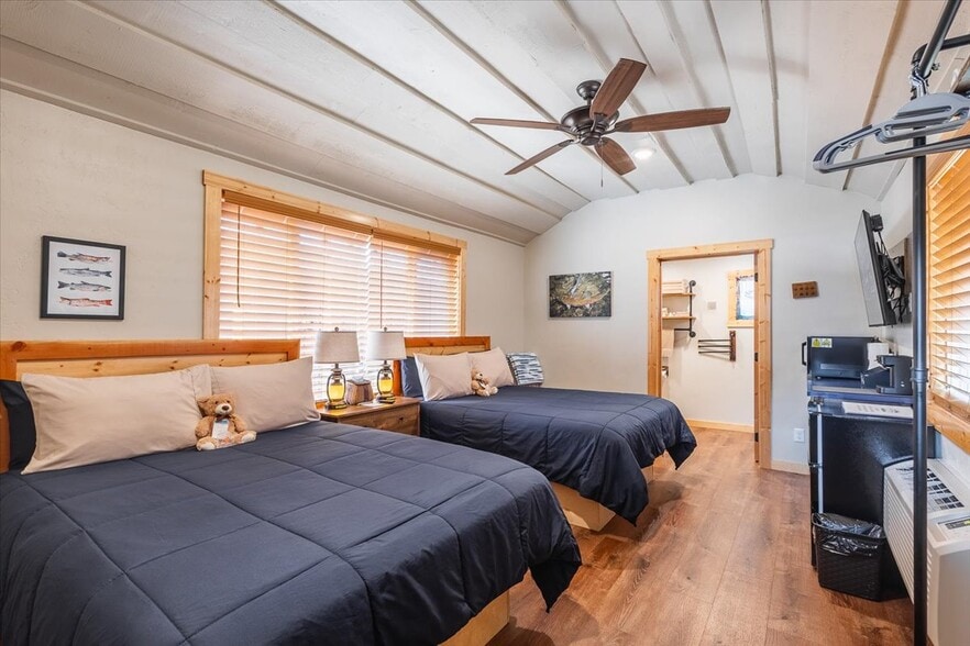 More Photos Of 486 S Middle Fork Rd, Garden Valley Hotel For Sale