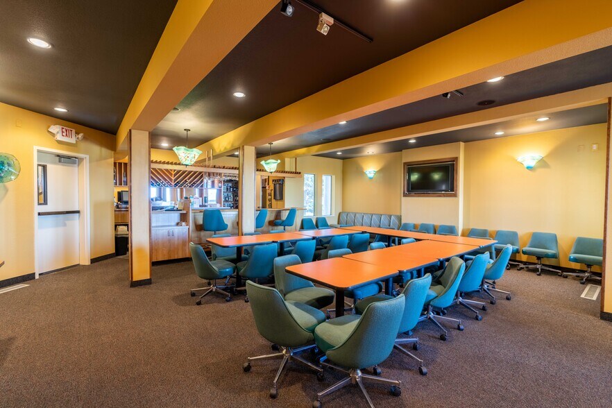 More Photos Of 1695 Beach Loop Drive, Bandon Restaurant For Sale