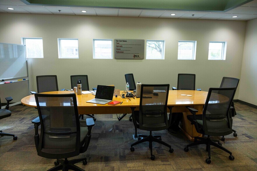 More Photos Of 10922 W Glenn Dr, Glendale Office For Sale