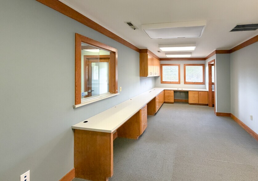 More Photos Of 3610 Moore Duncan Hwy, Moore Medical For Lease