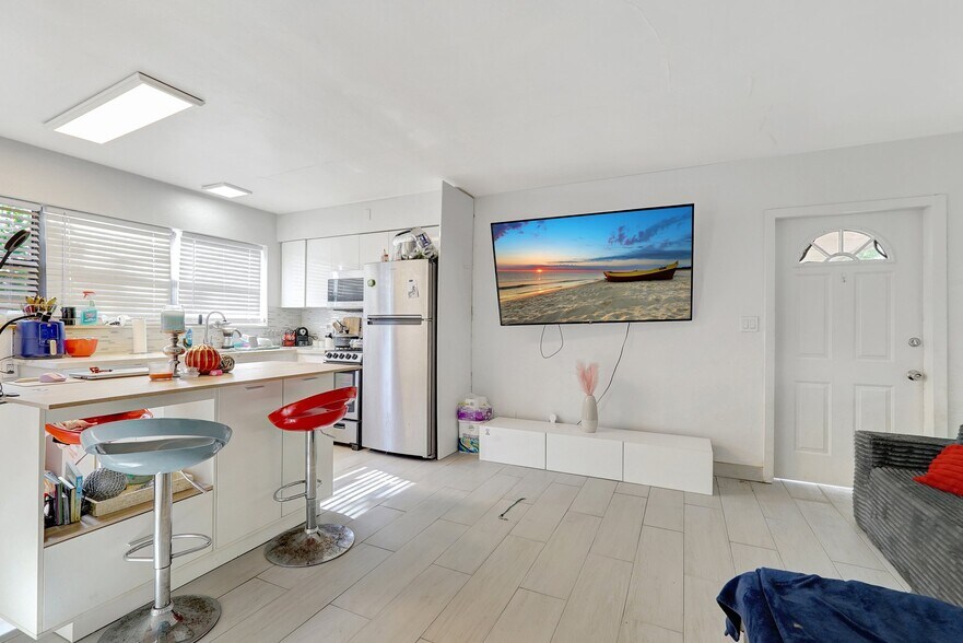 More Photos Of 1723 Liberty St, Hollywood Apartments For Sale