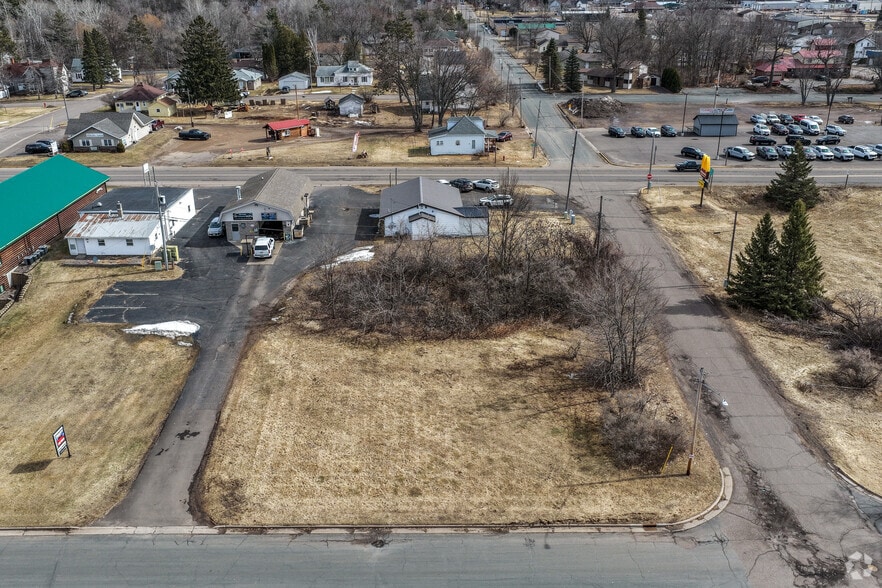 More Photos Of 400 W 9th St N, Ladysmith General Retail For Sale