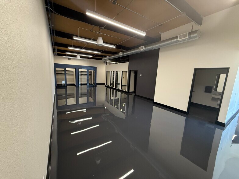 More Photos Of 3187 Airway Ave, Costa Mesa Light Distribution For Lease