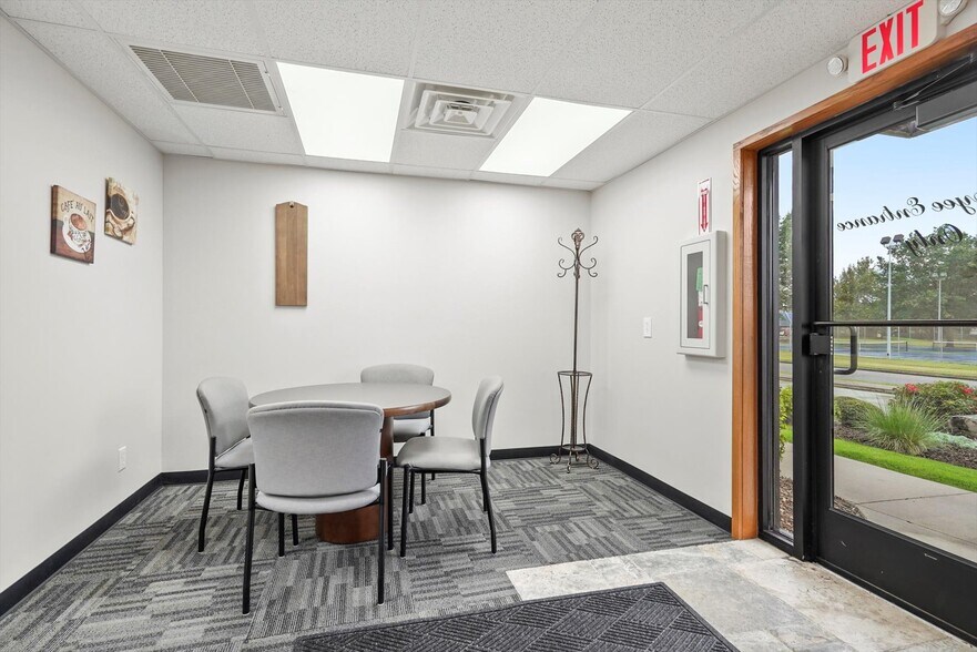 More Photos Of 1015 W Ithica St, Broken Arrow Office For Sale