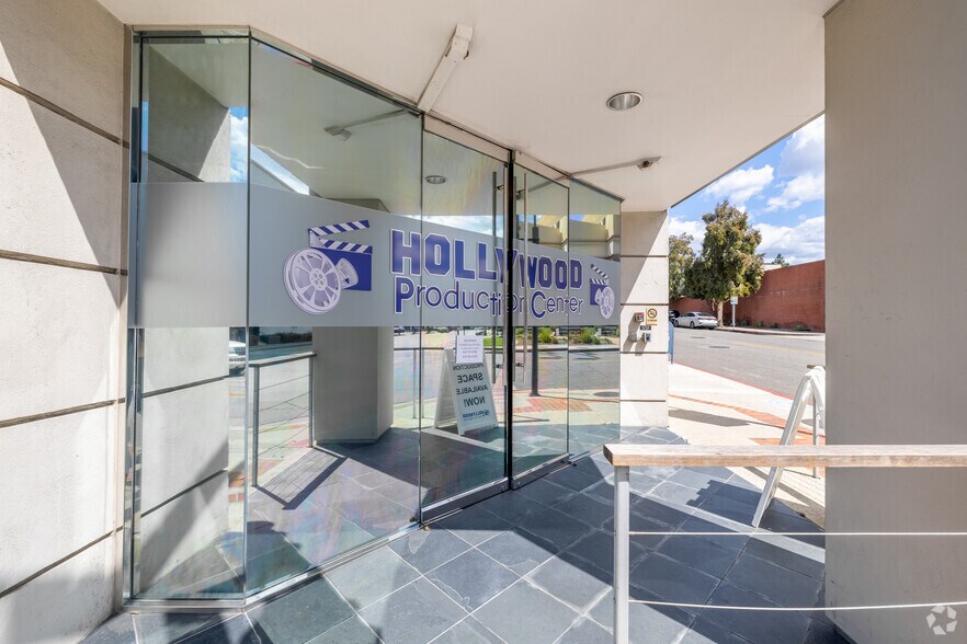 More Photos Of 300 N 3rd St, Burbank Office For Sale