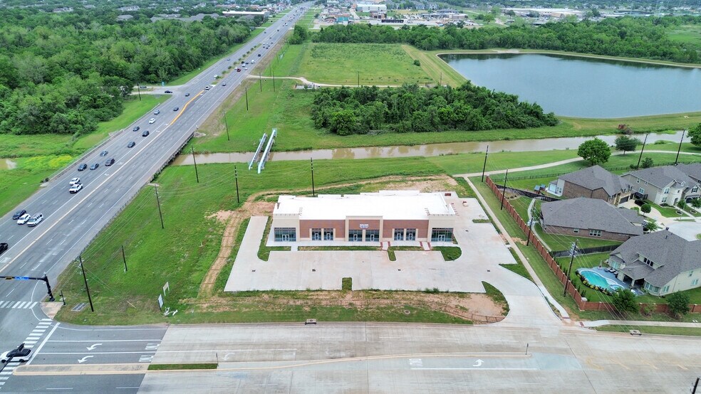 More Photos Of 440 Crown Garden Trail, Sugar Land Freestanding For Lease