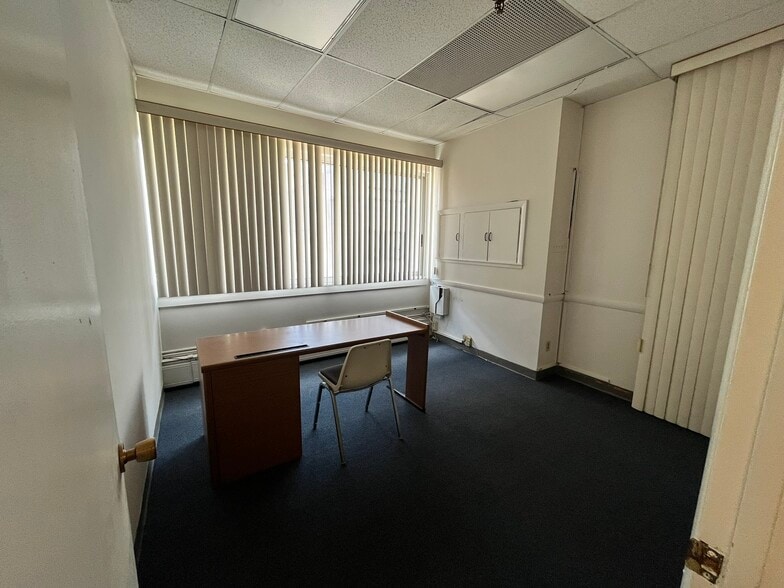 More Photos Of 14 Dartmouth St, Malden Office For Lease