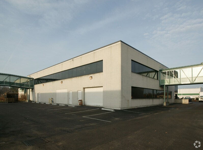 More Photos Of 831 Seahawk Cir, Virginia Beach Office For Lease