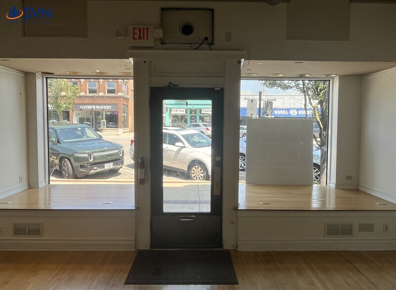 More Photos Of 314 W State St, Geneva Storefront For Lease