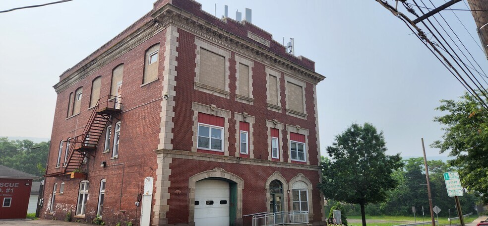 More Photos Of 8 N Main St, Ashley Office Residential For Sale