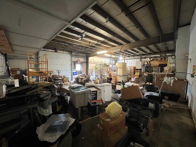 More Photos Of 6895 Paoli Rd, Belleville Restaurant For Lease