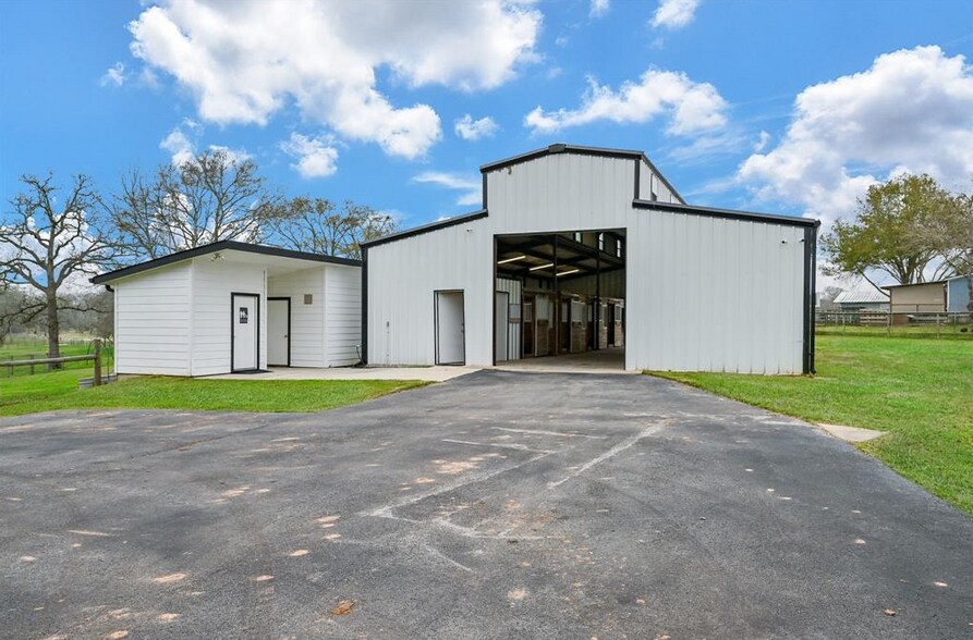 More Photos Of 8811 FM 359 Rd, Richmond Specialty For Sale